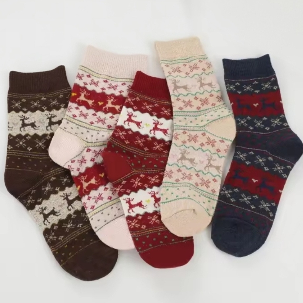 🍒🍒 Cozy Reindeer Patterned Knitted Mid Tube Socks